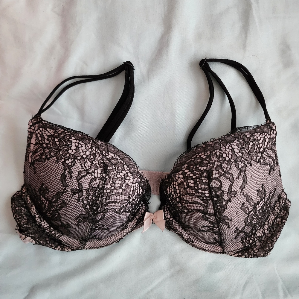 Victoria's Secret Very Sexy Push-up Bra 32B Gray and Black lace with pink bow